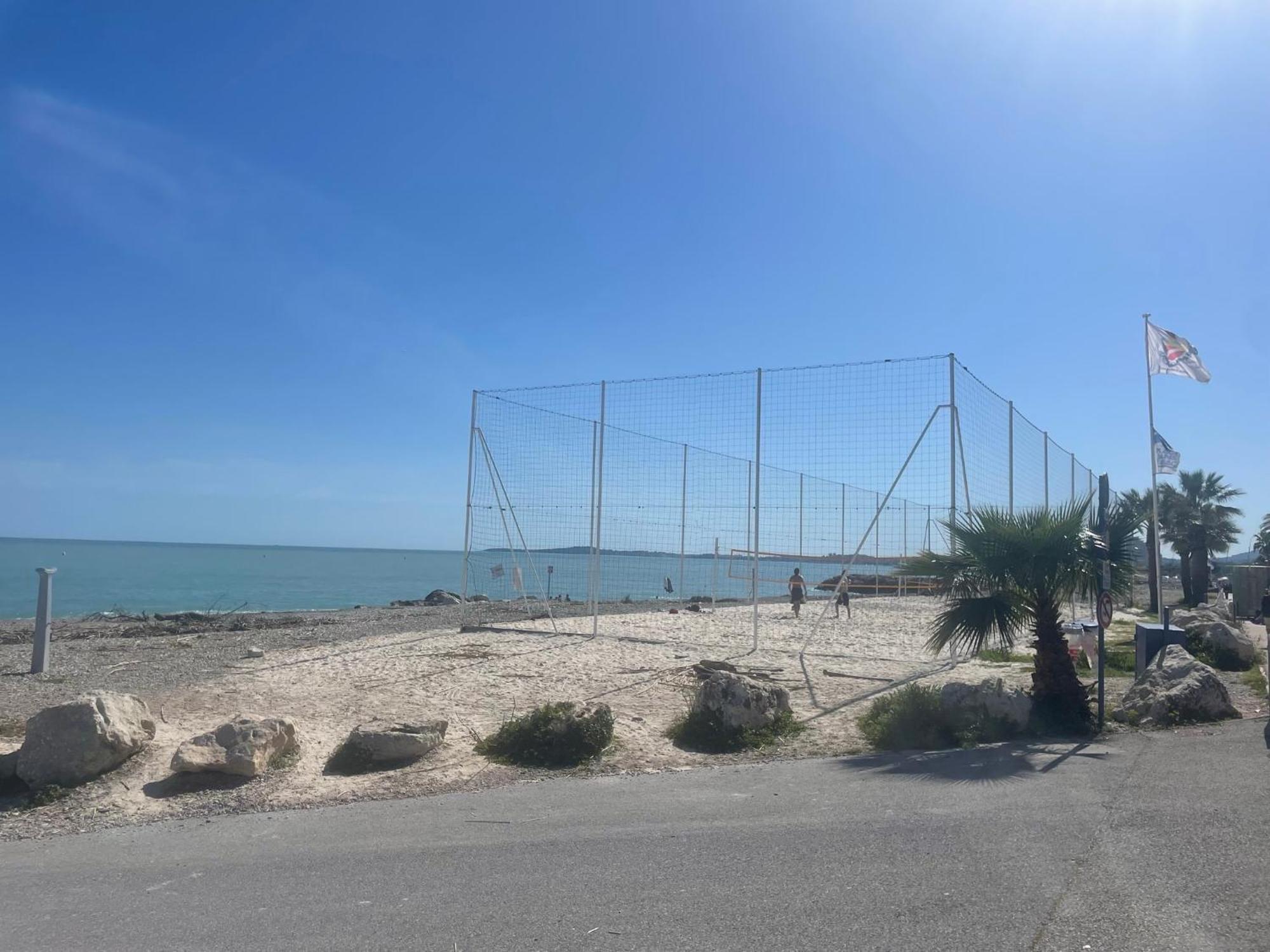 Front De Mer,Plage, Piscine, Parking كانيو سور مير المظهر الخارجي الصورة