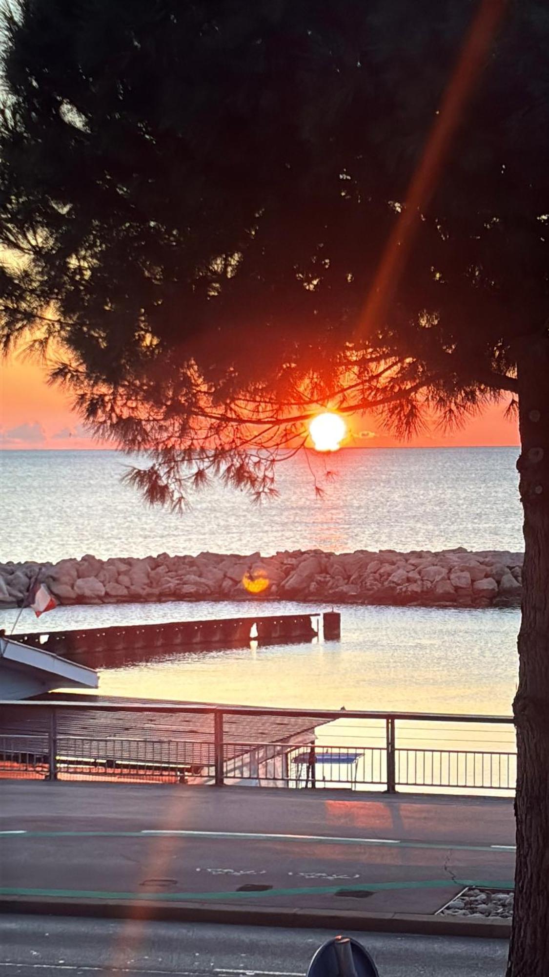 Front De Mer,Plage, Piscine, Parking كانيو سور مير المظهر الخارجي الصورة